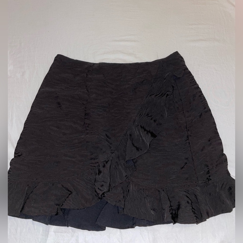 DO+BE Black Ruffle Skirt Size Medium